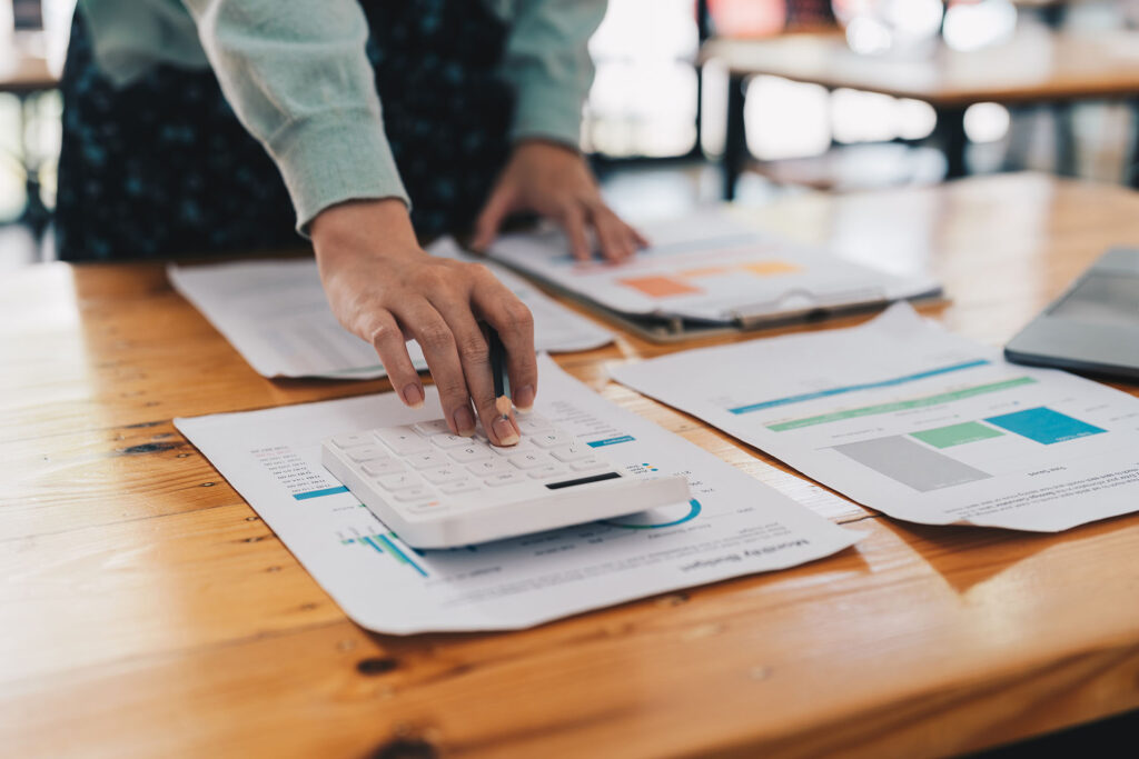 Processar manualmente faturas, despesas ou registos internos está a bloquear a eficiência da sua empresa?